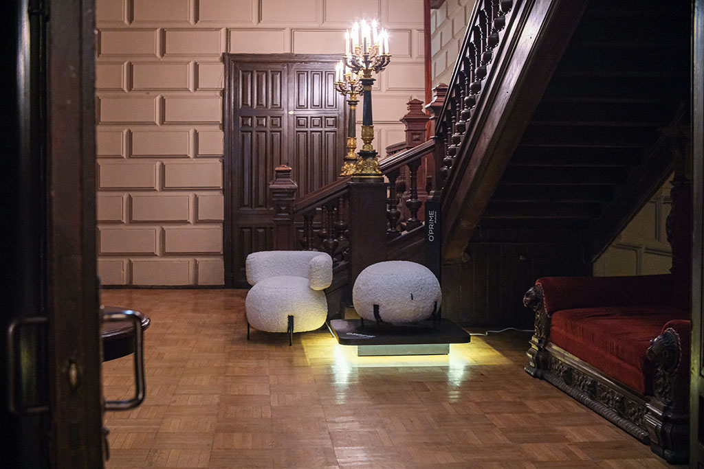 Выставка в историческом особняке Леман