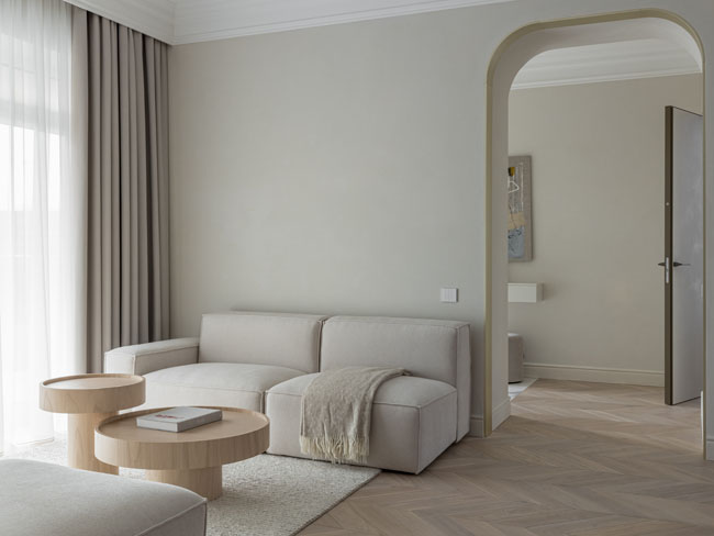 ETON молочного оттенка