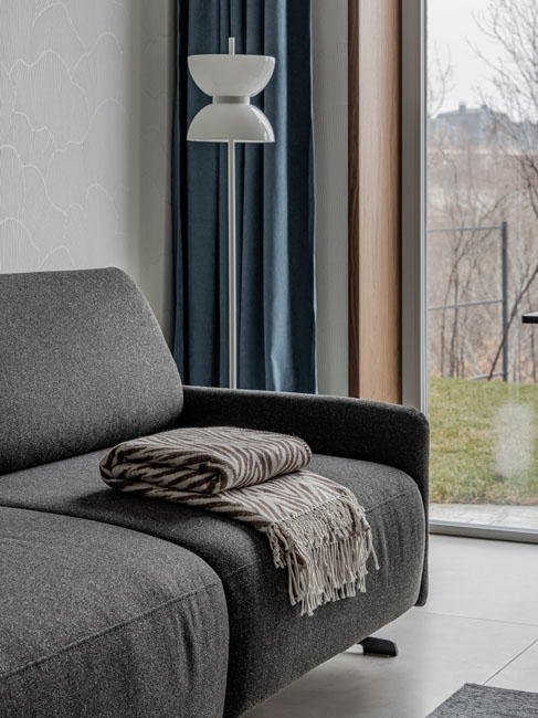 Стильный и лаконичный диван PAUL